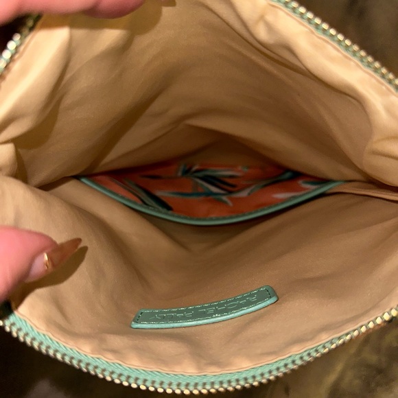 Clutch - Picture 4 of 5